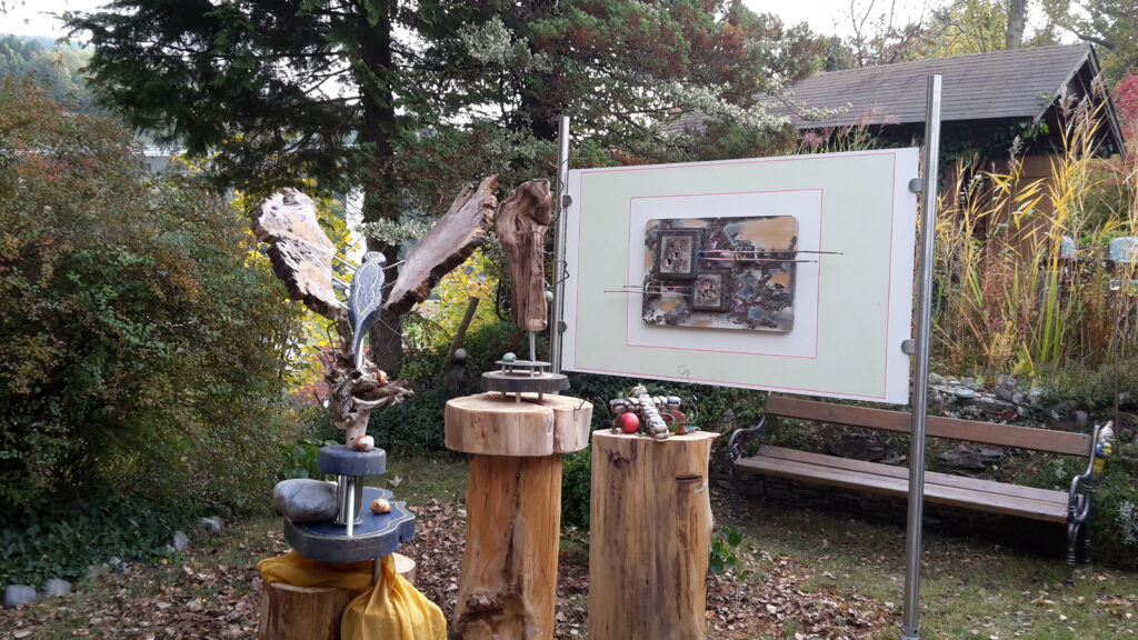 Ausstellung 2021, zwei Holzskulpturen